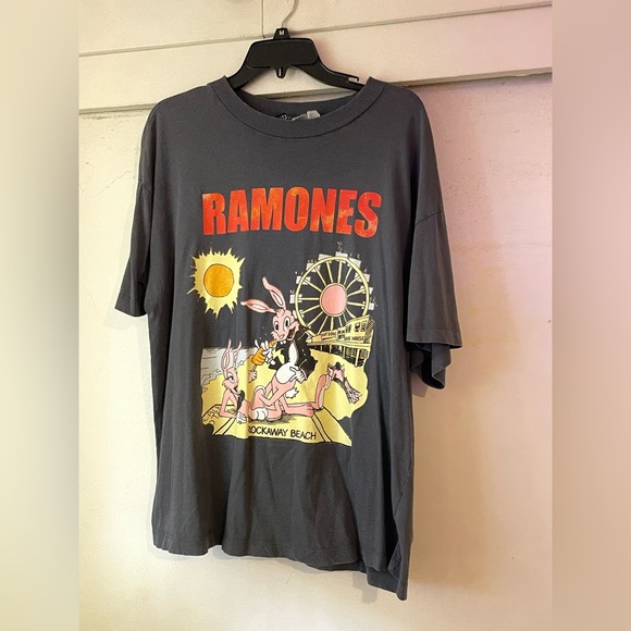H&M Tops - Ramones tee